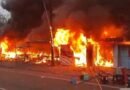 बगोदर बस पड़ाव के समीप संचालित फुटपाथ दुकानों में लगी आग, दस दुकान जलकर हुए राख