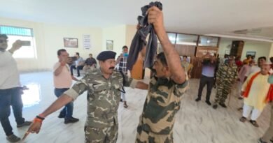 उपायुक्त कार्यालय के बाहर पुलिस जवान ने शराब पीकर किया हंगामा